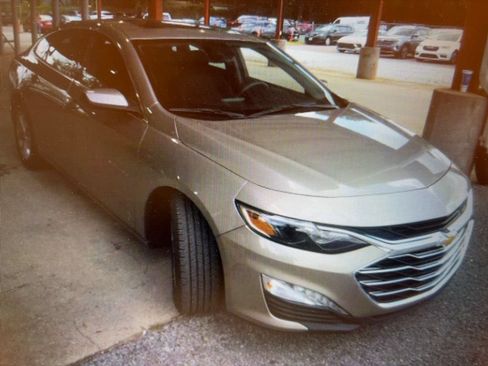 Used 2024 Chevrolet Malibu LT FWD image 1