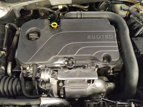 Used 2022 Chevrolet Malibu LT FWD image 30