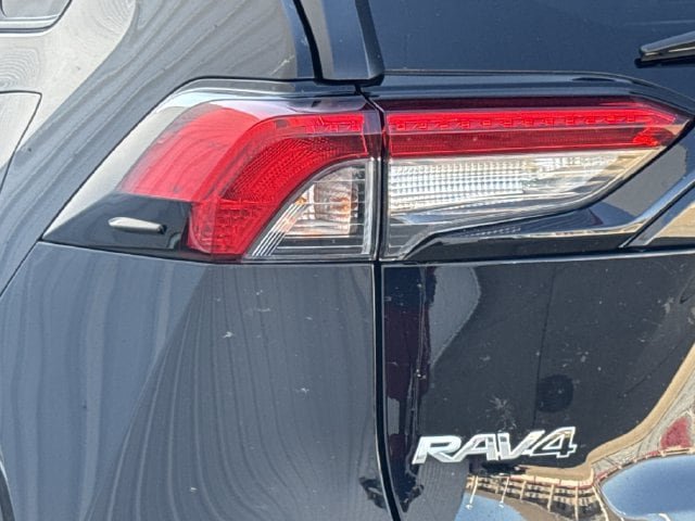 Used 2025 Toyota RAV4 XLE FWD image 6