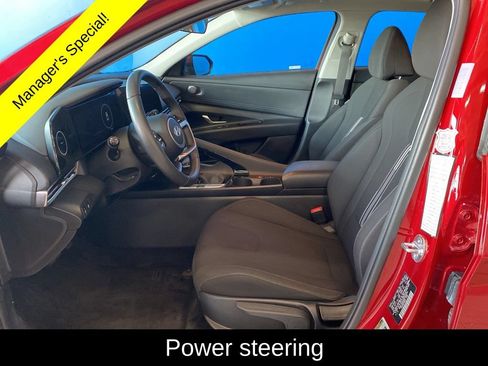 Used 2025 Hyundai Elantra SEL FWD image 11