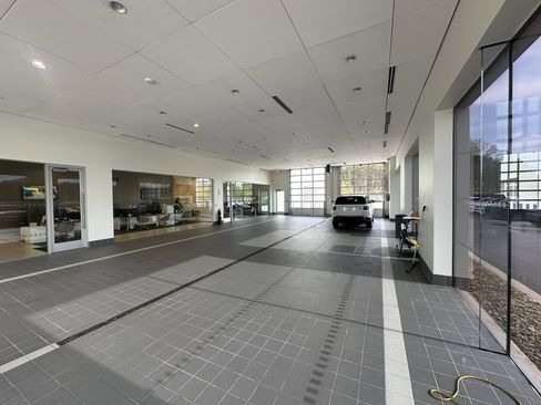 Used 2023 Lexus GX 460 Luxury w/ Accessory Package image 27