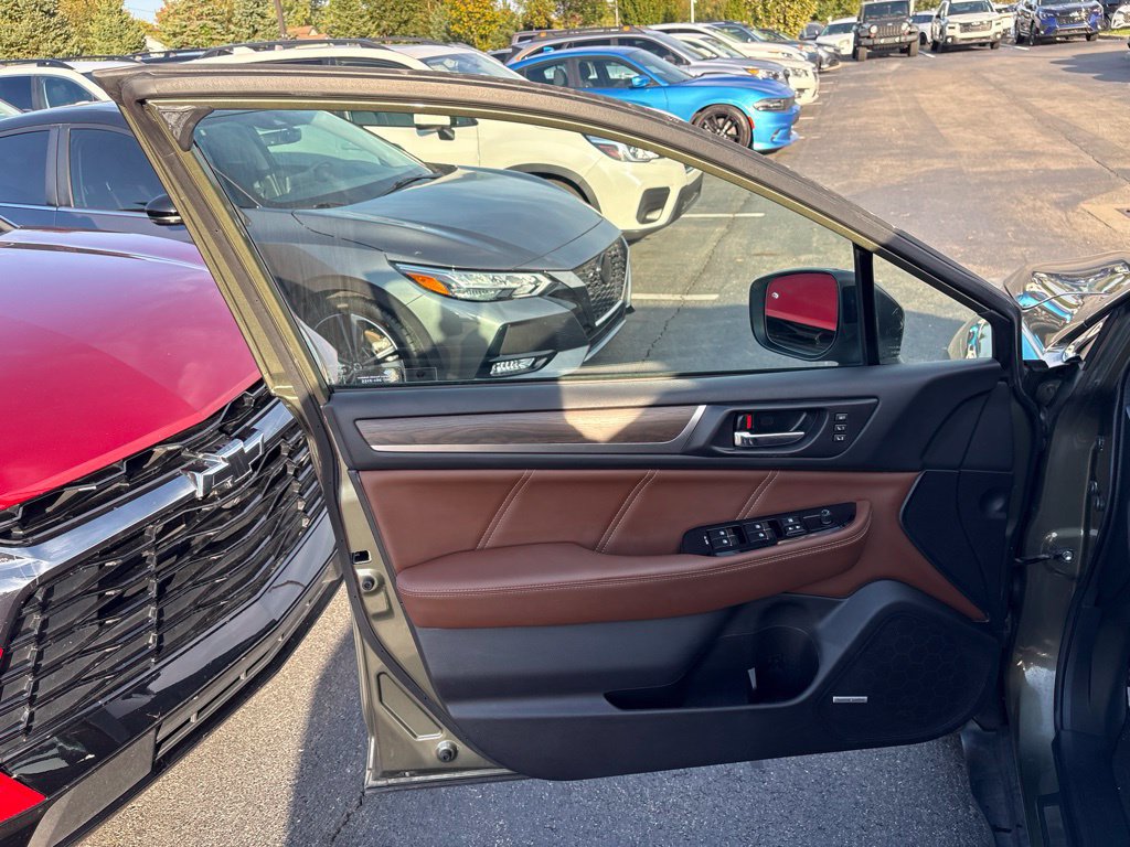 Used 2019 Subaru Outback 2.5i Touring w/ Popular Package #3A AWD/4WD image 16