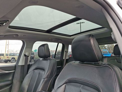 Used 2022 Jeep Grand Cherokee Limited 4xe image 14