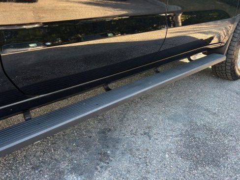 Used 2020 Chevrolet Silverado 1500 LTZ w/ LTZ Premium Package AWD/4WD image 16