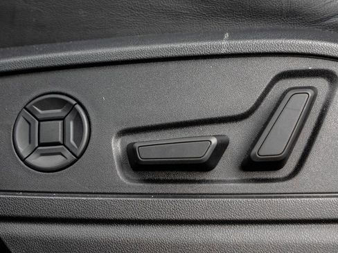 Used 2025 Audi Q5 Premium w/ Convenience Package image 20