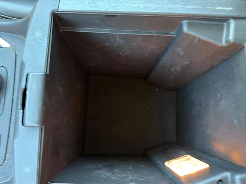 Used 2021 Chevrolet Traverse Premier image 22