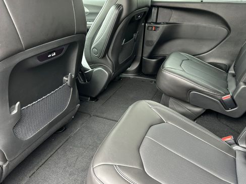 New 2026 Chrysler Pacifica Select image 35
