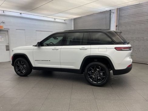 New 2025 Jeep Grand Cherokee Limited AWD/4WD image 5