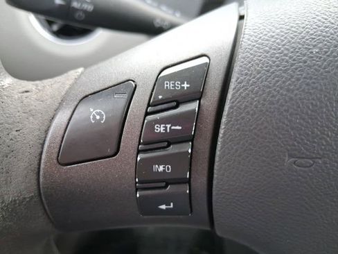 Used 2011 Chevrolet HHR LS image 17