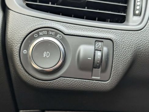 Used 2020 Buick Envision Essence FWD image 28