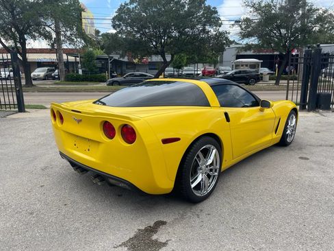 Used 2006 Chevrolet Corvette Coupe w/ Preferred Equipment Group RWD image 4