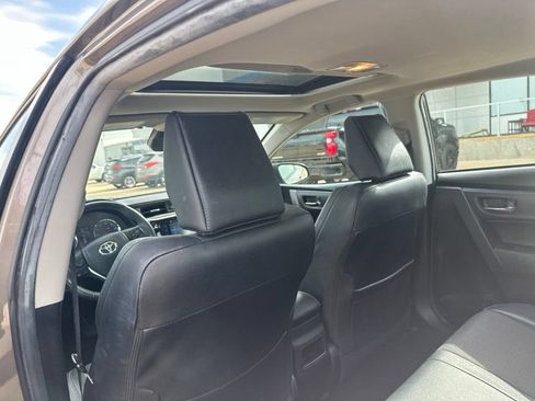 Used 2018 Toyota Corolla SE w/ SE Premium Package FWD image 25