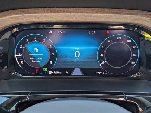 Used 2025 Volkswagen Atlas SE image 37