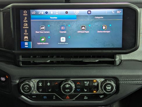 Used 2025 Jeep Wrangler Unlimited Sahara AWD/4WD image 16