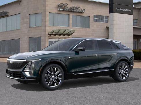 New 2026 Cadillac Lyriq Signature Luxury AWD/4WD image 2