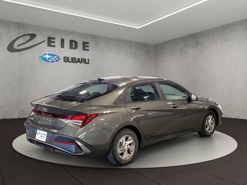 Used 2024 Hyundai Elantra SE FWD image 10