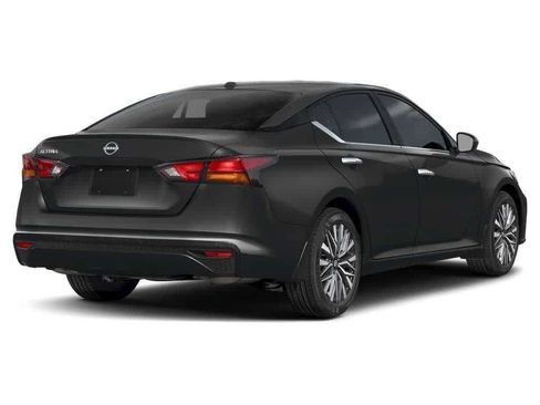 Used 2025 Nissan Altima 2.5 SV FWD image 32