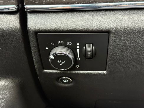 Used 2017 Jeep Grand Cherokee Limited RWD image 32