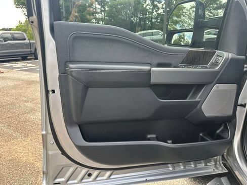 Used 2024 Ford F250 Lariat w/ Black Appearance Package AWD/4WD image 12