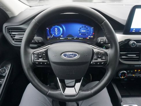 Used 2022 Ford Escape SEL w/ Technology Package image 3