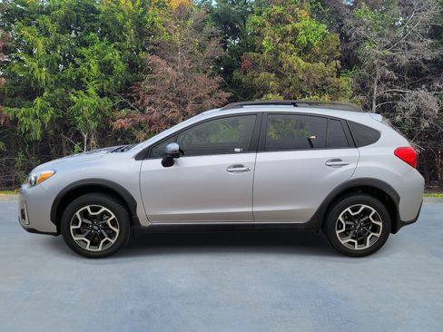 Used 2017 Subaru Crosstrek 2.0i Limited w/ Popular Package #2 image 21