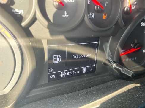 Used 2022 Chevrolet Silverado 2500 Custom w/ Custom Convenience Package image 3