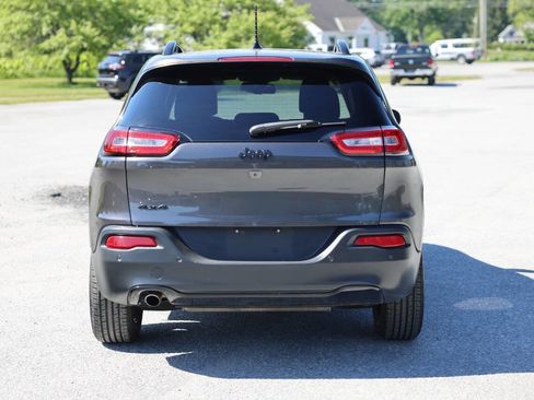 Used 2017 Jeep Cherokee High Altitude AWD/4WD image 4