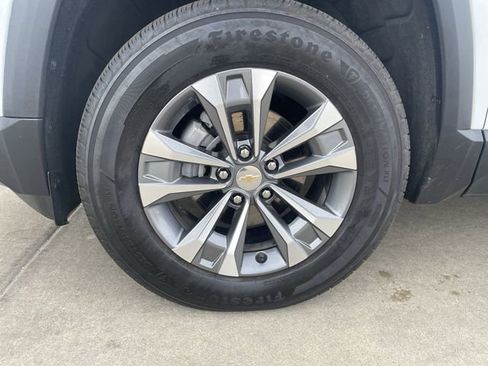 Used 2025 Chevrolet Equinox LT FWD image 13