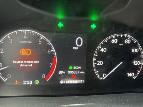 Used 2025 Honda Pilot Touring image 19