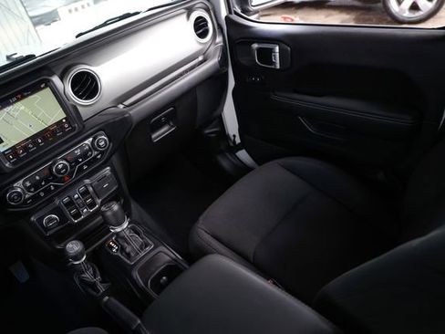 Used 2022 Jeep Wrangler Unlimited Sahara w/ Cold Weather Group image 24