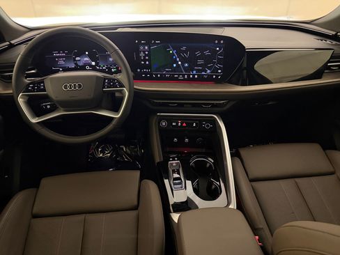 Used 2025 Audi Q5 Premium Plus w/ Premium Plus AWD/4WD image 16