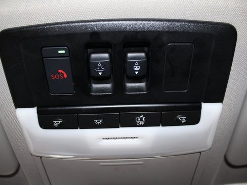 Used 2023 Nissan Rogue SL image 35