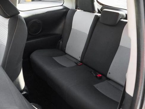 Used 2018 Toyota Yaris LE w/ Carpet Mat Package FWD image 19