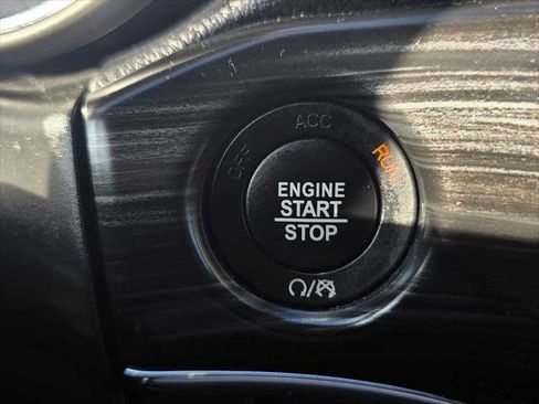 Used 2022 Jeep Grand Cherokee Limited image 35