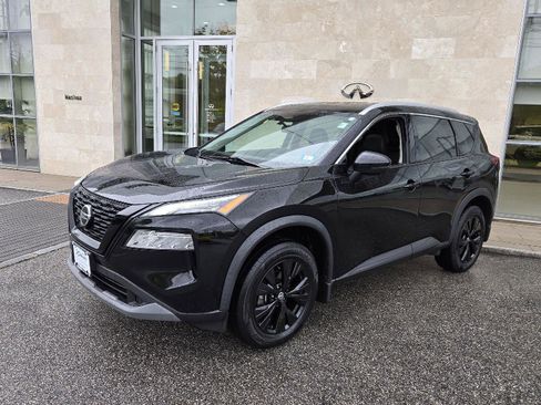 Used 2021 Nissan Rogue SV w/ Premium Package AWD/4WD image 2