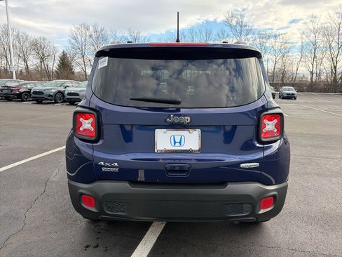 Used 2018 Jeep Renegade Latitude w/ UConnect 8.4 Nav Group image 4