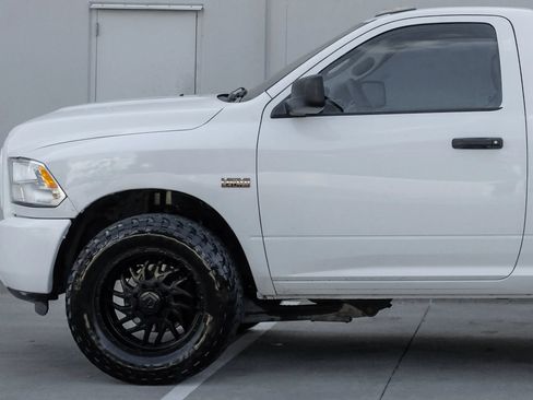 Used 2017 RAM 2500 Tradesman w/ Power & Remote Entry Group RWD image 8