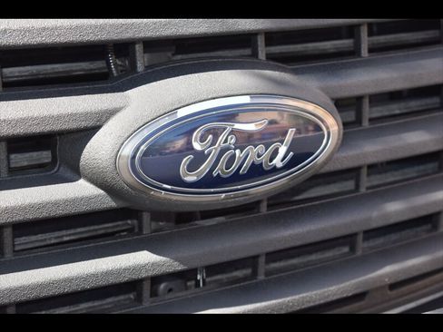 Used 2017 Ford F150 XLT w/ Equipment Group 302A Luxury AWD/4WD image 47