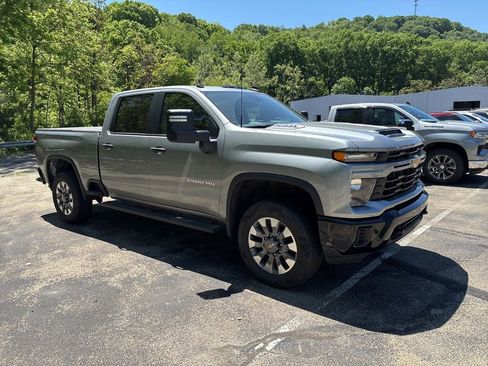 Used 2024 Chevrolet Silverado 2500 Custom w/ Custom Convenience Package AWD/4WD image 6