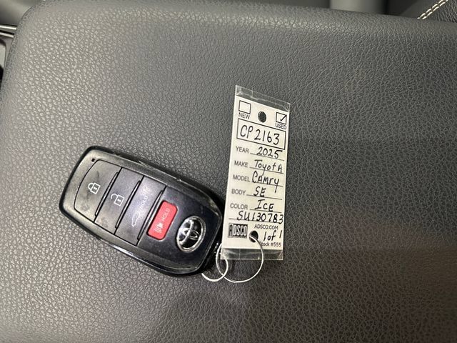 Used 2025 Toyota Camry SE FWD image 31