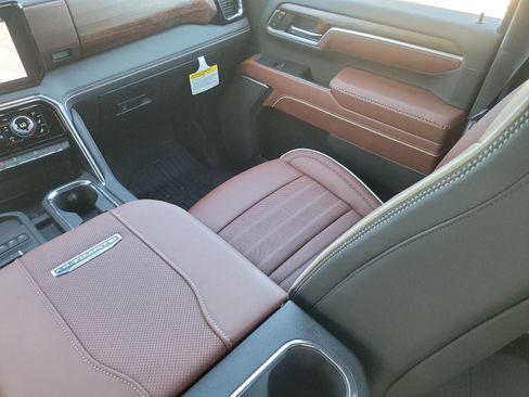 New 2026 GMC Sierra 3500 Denali Ultimate AWD/4WD image 14