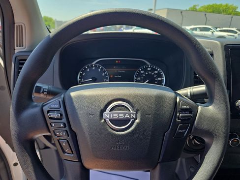Used 2022 Nissan Frontier S AWD/4WD image 19