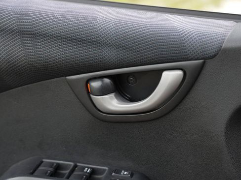 Used 2010 Honda Fit Sport image 39