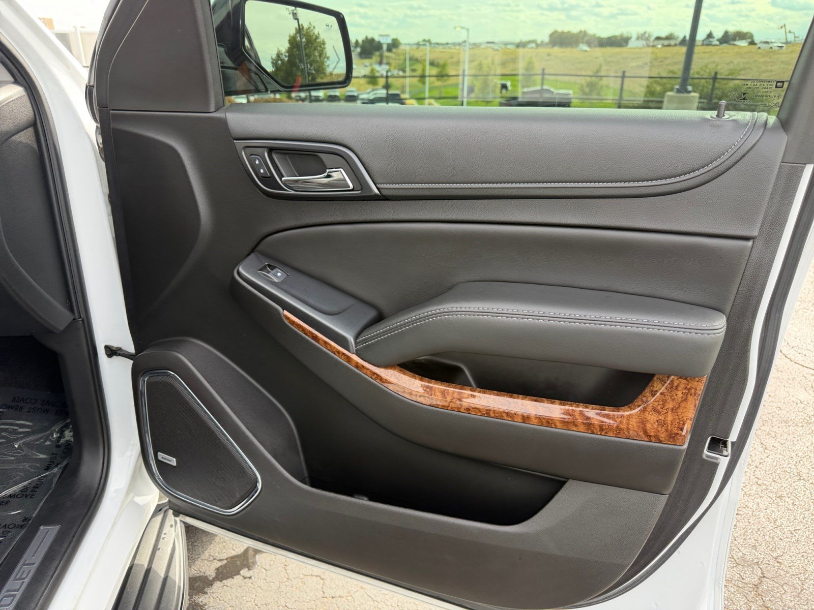 Used 2018 Chevrolet Tahoe Premier AWD/4WD image 16