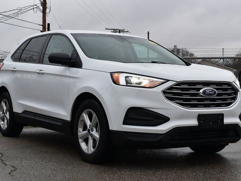 Certified 2020 Ford Edge SE image 3