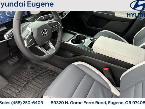 Used 2025 Honda Prologue Touring image 11