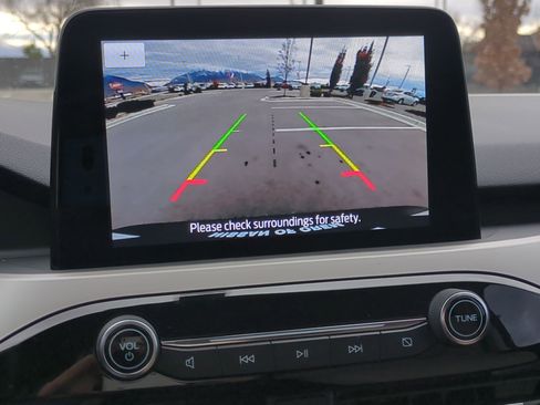 Used 2022 Ford Escape SE image 26