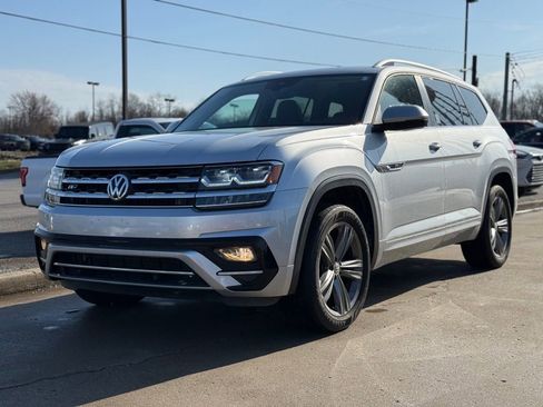 Used 2018 Volkswagen Atlas SEL w/ R-Line Package image 2