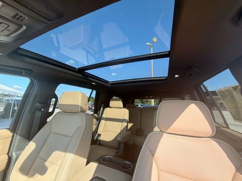 Used 2023 Chevrolet Tahoe Premier w/ Premium Package 2 RWD image 31