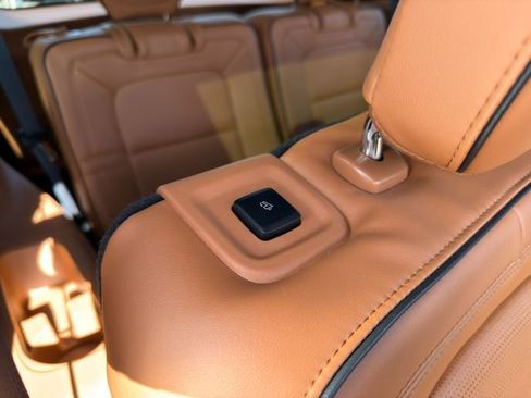 Used 2024 Lincoln Aviator Black Label w/ Jet Package image 13